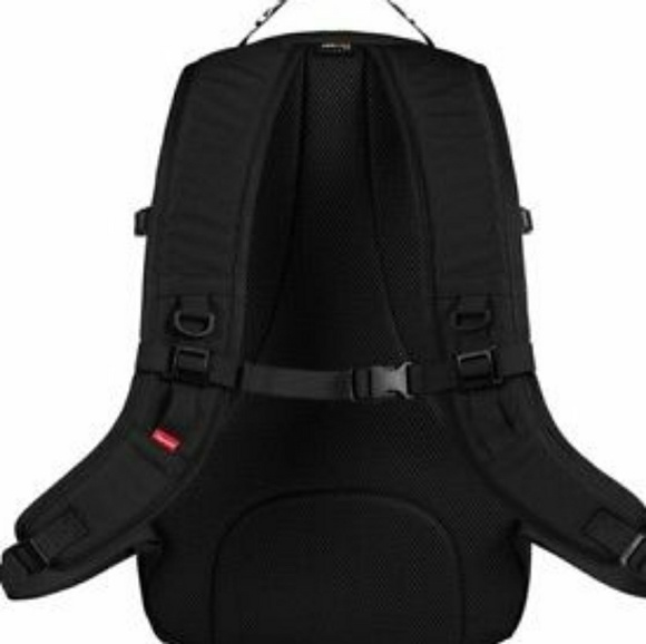 Supreme SS18 Backpack - Picture 2 of 5
